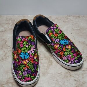 Floral Embroidered Slip-On Shoes